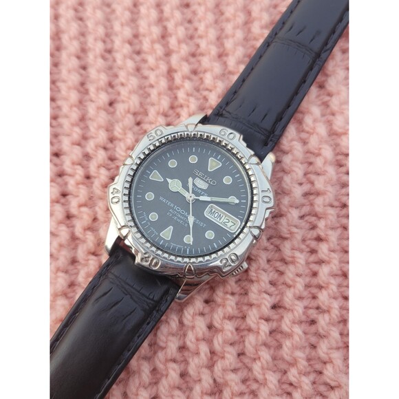Vintage Seiko 5 Sports 7S36-0180 Automatic Watch | 37mm | Diver Classic Starfish - Picture 3 of 8
